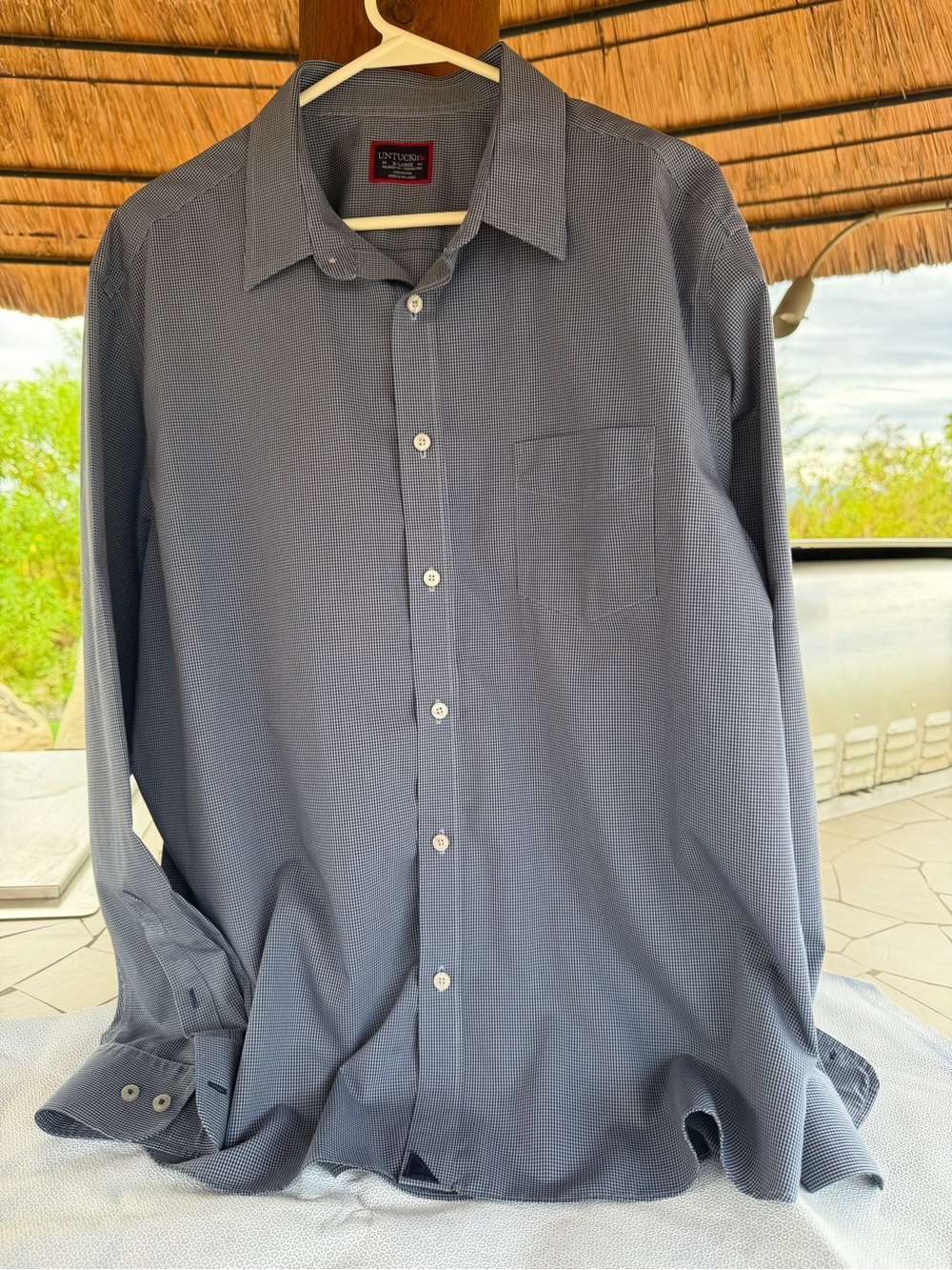 UNTUCKit Men's Light Blue Micro-Pattern Button-Up Shirt